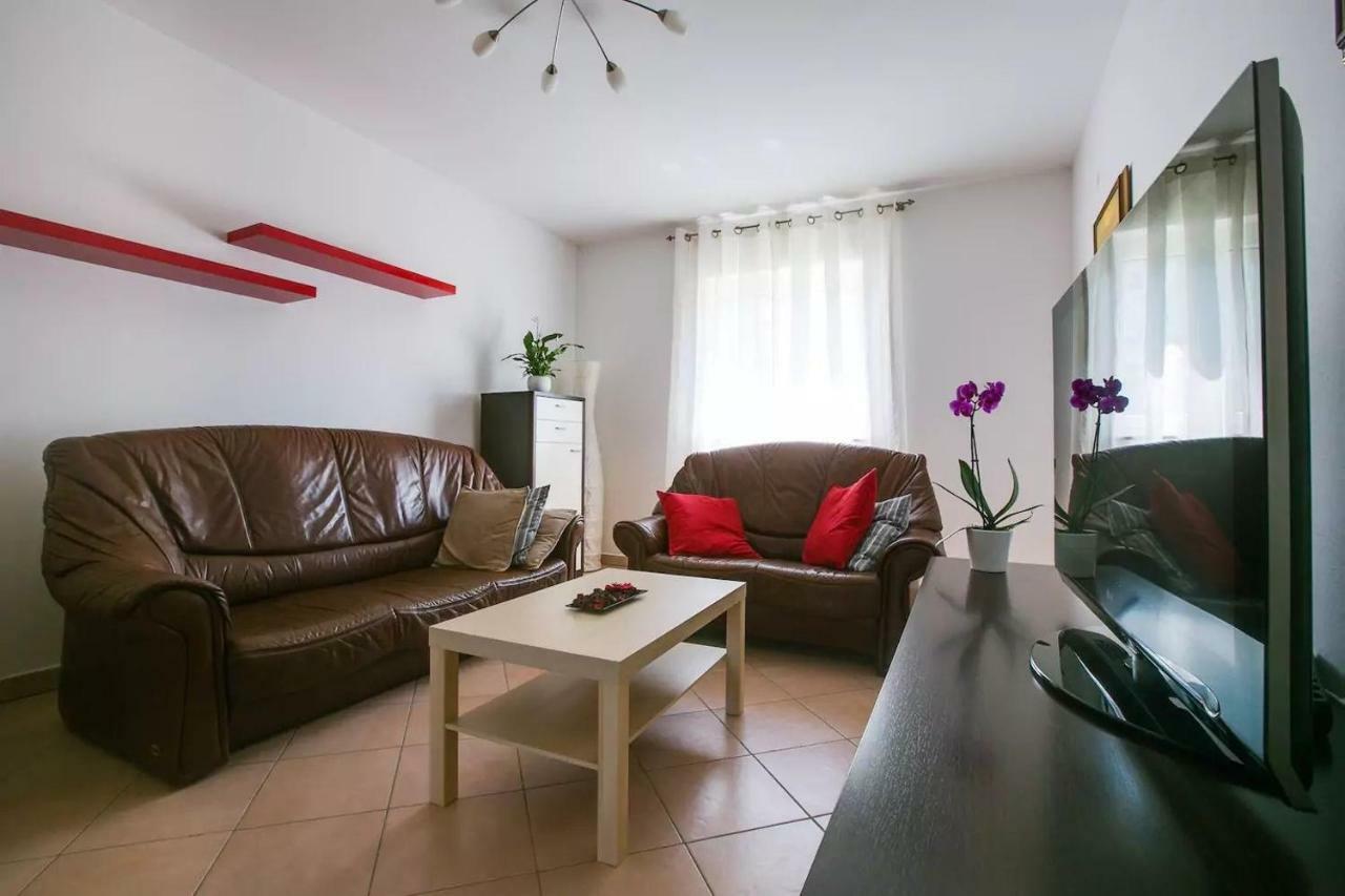 Apartment Vitalia 2+2 Πόρετς Εξωτερικό φωτογραφία