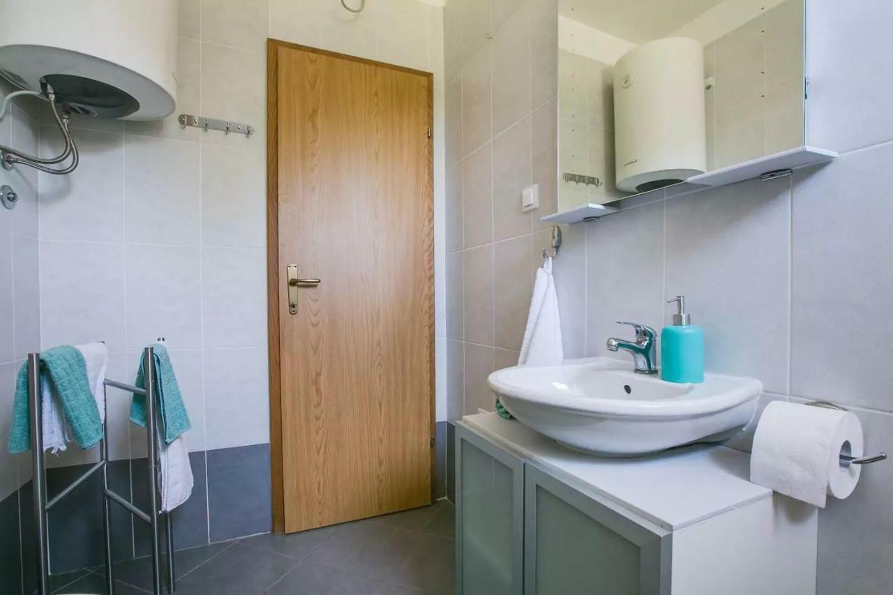 Apartment Vitalia 2+2 Πόρετς Εξωτερικό φωτογραφία