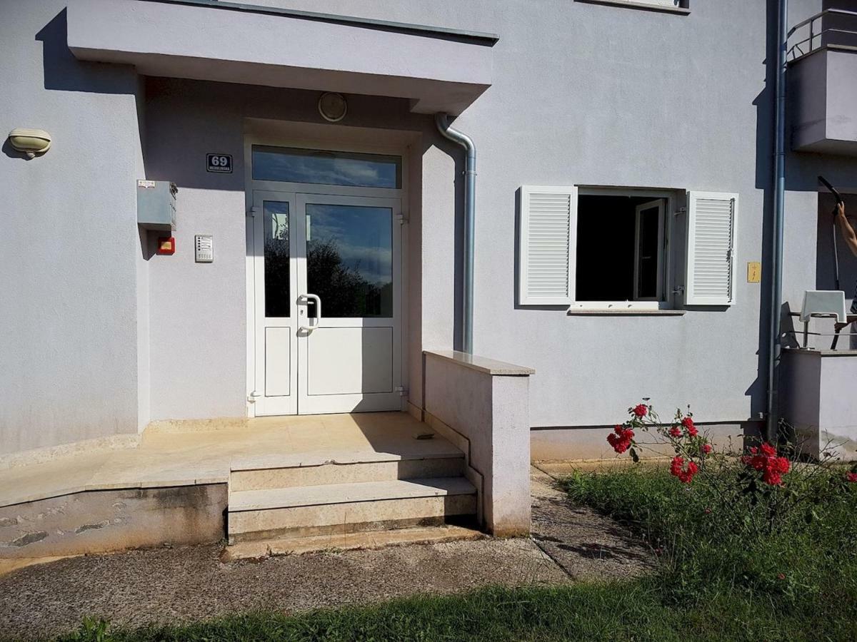 Apartment Vitalia 2+2 Πόρετς Εξωτερικό φωτογραφία