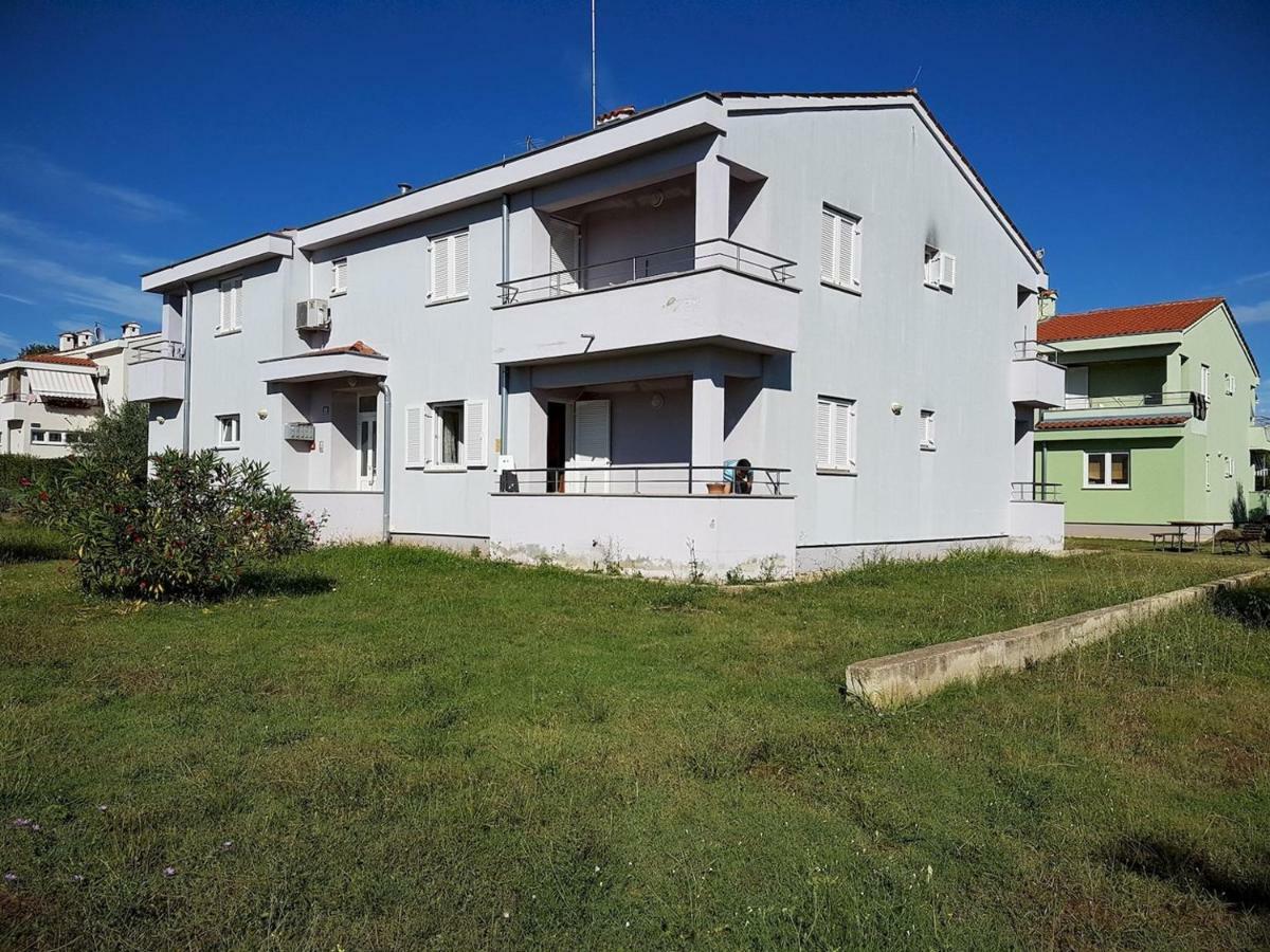 Apartment Vitalia 2+2 Πόρετς Εξωτερικό φωτογραφία